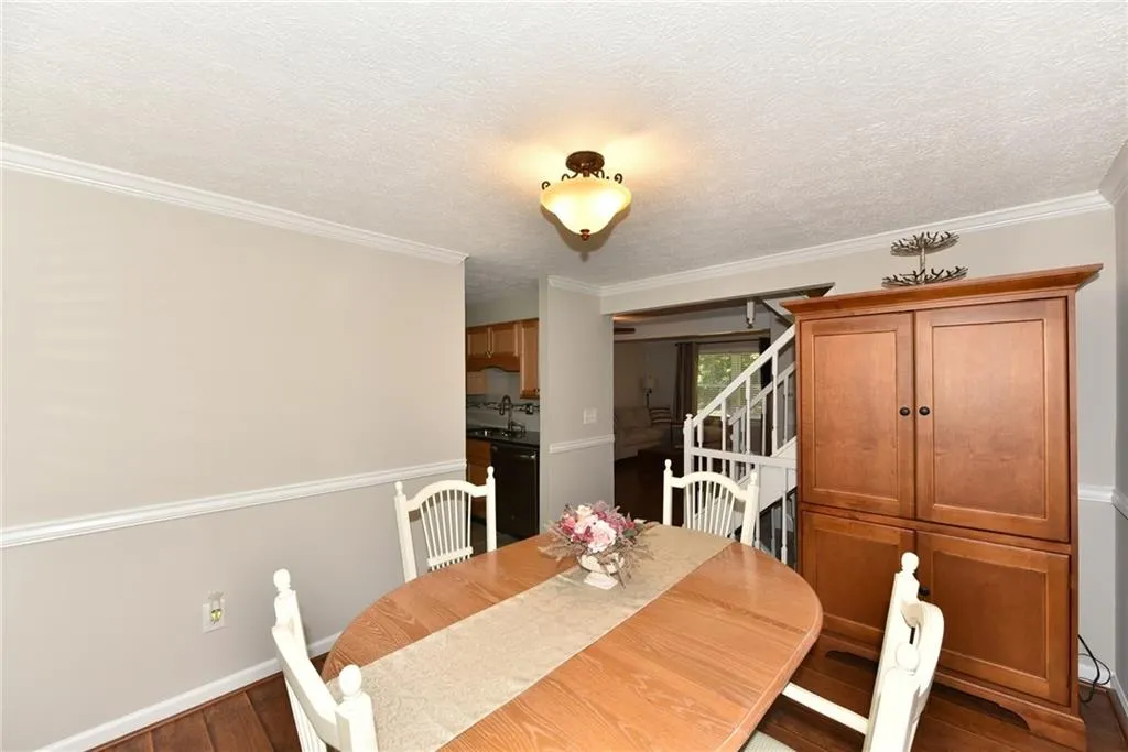 8881 Roberts Drive, Sandy Springs, Georgia 30350, 3 Bedrooms Bedrooms, ,2 BathroomsBathrooms,Residential,Sold,8881 Roberts Drive,5847064