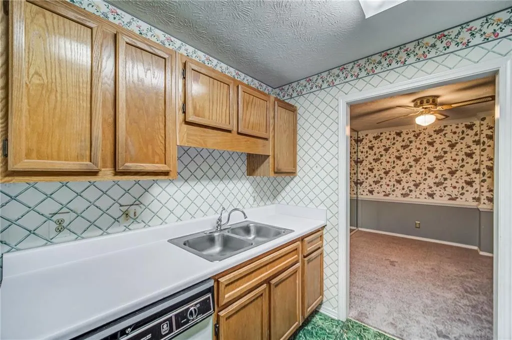 408 Gettysburg Place, Sandy Springs, Georgia 30350, 2 Bedrooms Bedrooms, ,2 BathroomsBathrooms,Residential,Sold,408 Gettysburg Place,6776080