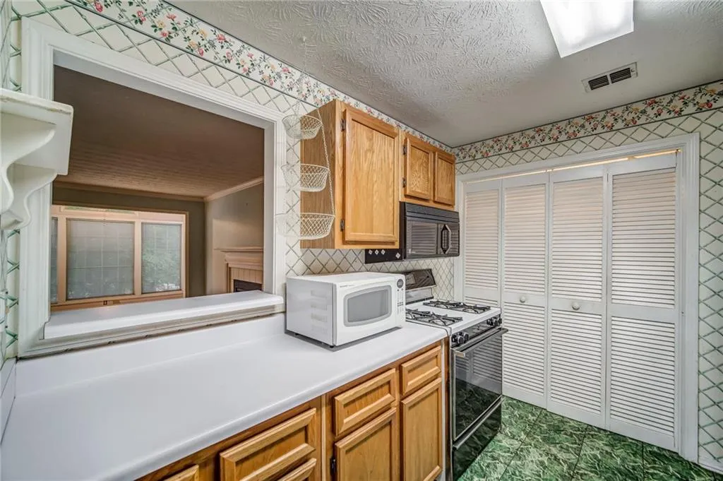 408 Gettysburg Place, Sandy Springs, Georgia 30350, 2 Bedrooms Bedrooms, ,2 BathroomsBathrooms,Residential,Sold,408 Gettysburg Place,6776080