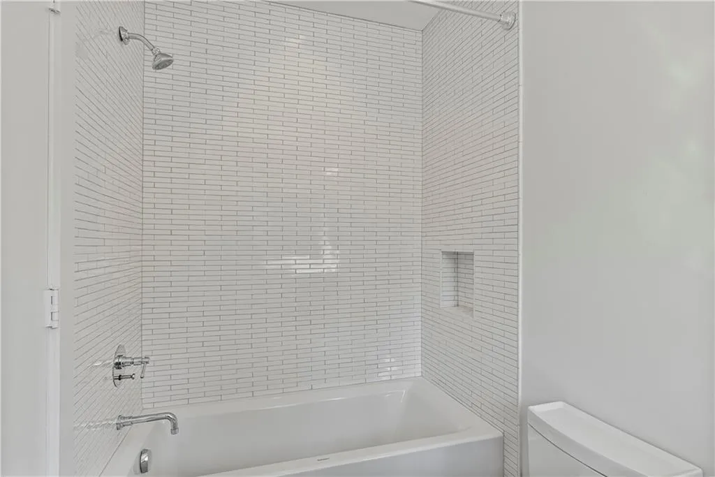 265 Tara Trail, Atlanta, Georgia 30327, 5 Bedrooms Bedrooms, ,4 BathroomsBathrooms,Residential,For Sale,265 Tara Trail,7650796