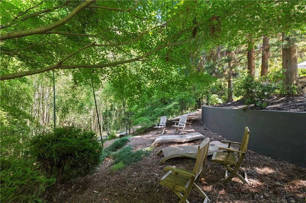 265 Tara Trail, Atlanta, Georgia 30327, 5 Bedrooms Bedrooms, ,4 BathroomsBathrooms,Residential,For Sale,265 Tara Trail,7650796