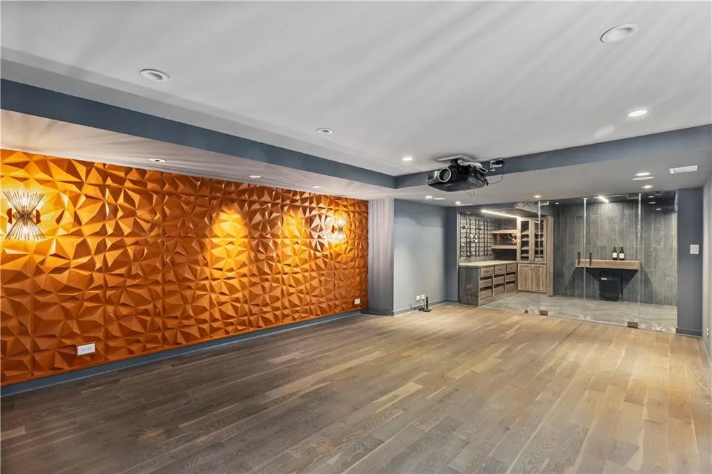 265 Tara Trail, Atlanta, Georgia 30327, 5 Bedrooms Bedrooms, ,4 BathroomsBathrooms,Residential,For Sale,265 Tara Trail,7650796
