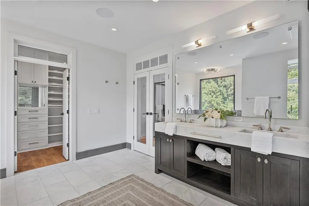 265 Tara Trail, Atlanta, Georgia 30327, 5 Bedrooms Bedrooms, ,4 BathroomsBathrooms,Residential,For Sale,265 Tara Trail,7650796