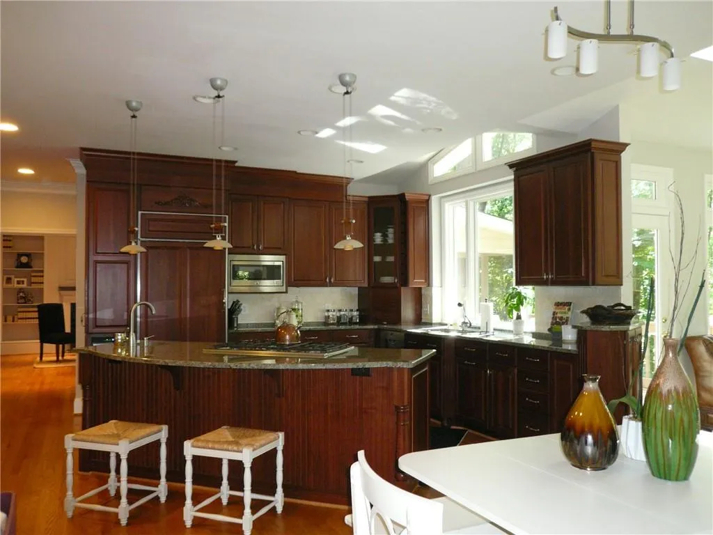 9755 Huntcliff Trace, Sandy Springs, Georgia 30350, 6 Bedrooms Bedrooms, ,5 BathroomsBathrooms,Residential,Sold,9755 Huntcliff Trace,6699936