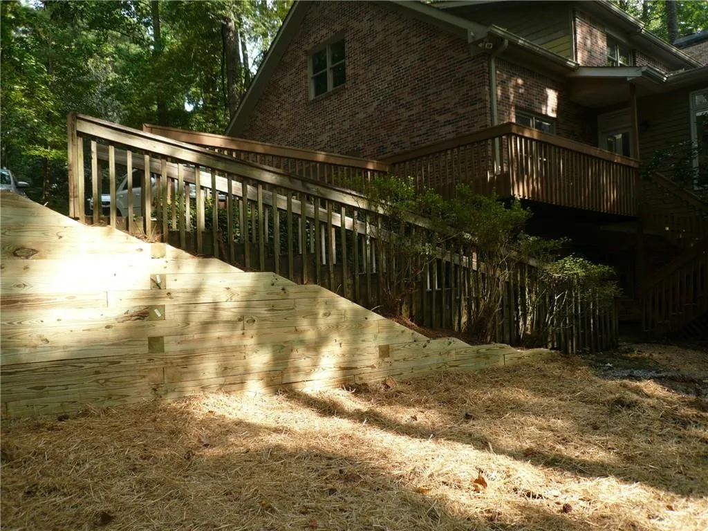 9755 Huntcliff Trace, Sandy Springs, Georgia 30350, 6 Bedrooms Bedrooms, ,5 BathroomsBathrooms,Residential,Sold,9755 Huntcliff Trace,6699936