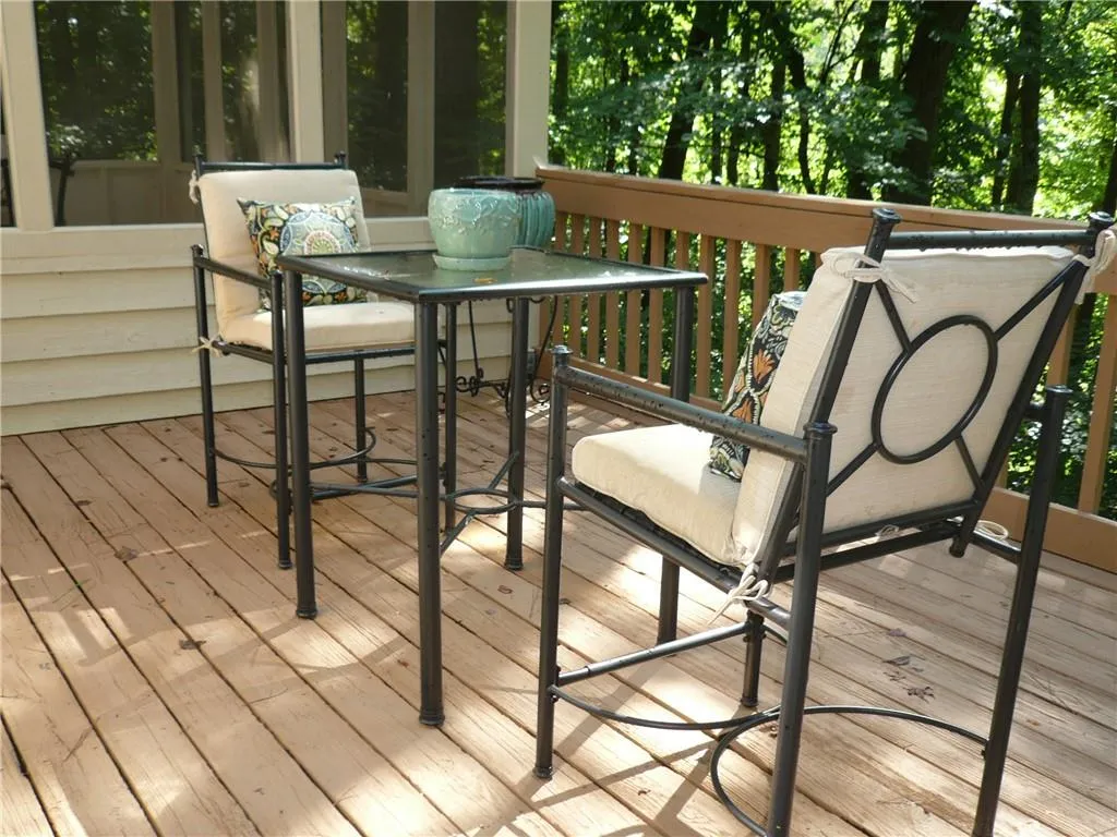 9755 Huntcliff Trace, Sandy Springs, Georgia 30350, 6 Bedrooms Bedrooms, ,5 BathroomsBathrooms,Residential,Sold,9755 Huntcliff Trace,6699936