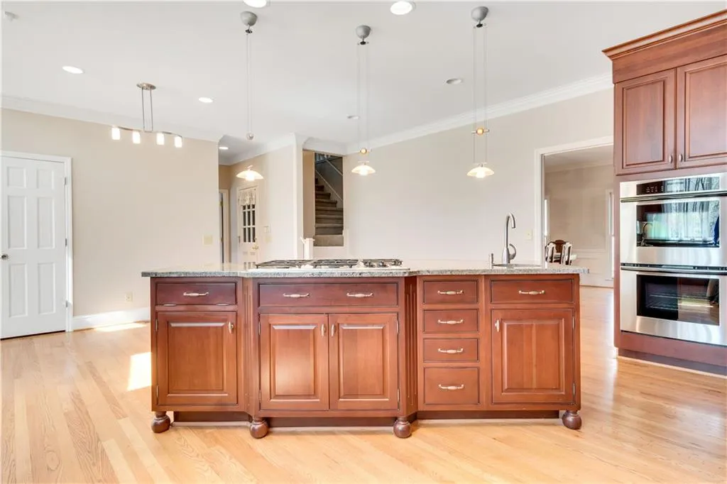 9755 Huntcliff Trace, Sandy Springs, Georgia 30350, 6 Bedrooms Bedrooms, ,5 BathroomsBathrooms,Residential,Sold,9755 Huntcliff Trace,6699936