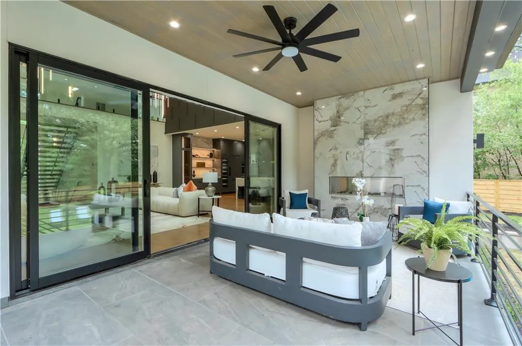 View of patio / terrace featuring ceiling fan and outdoor lounge area