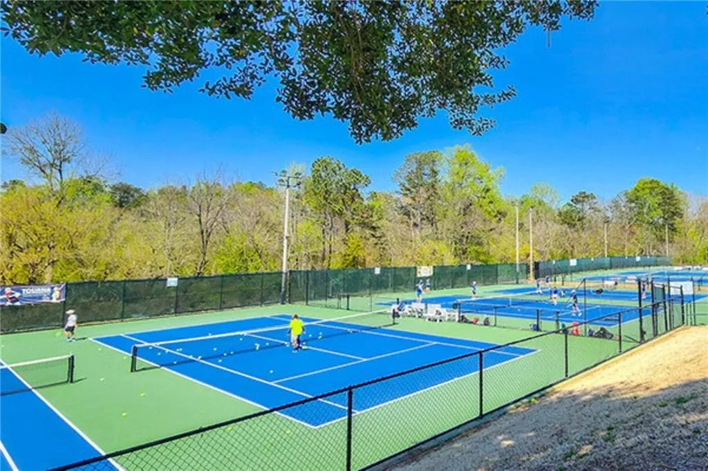 318 Sandy Springs Circle Unit 140, Sandy Springs, Georgia 30328, 2 Bedrooms Bedrooms, ,2 BathroomsBathrooms,Residential,For Sale,318 Sandy Springs Circle Unit 140,7642862