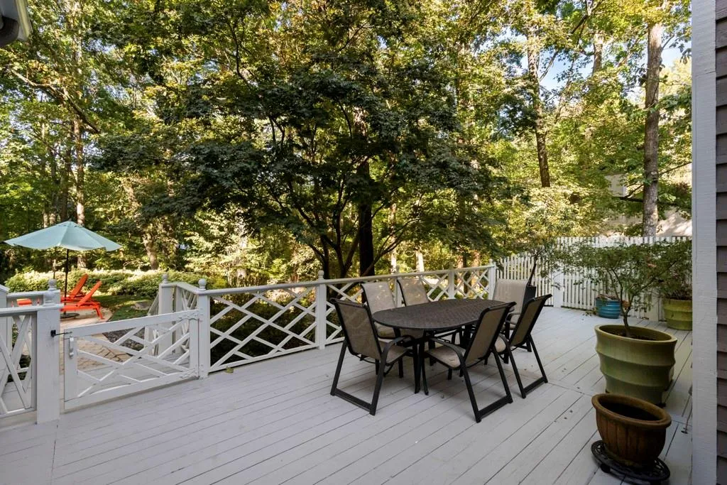 50 Old Powers Place, Sandy Springs, Georgia 30327, 4 Bedrooms Bedrooms, ,3 BathroomsBathrooms,Residential,Sold,50 Old Powers Place,7182007