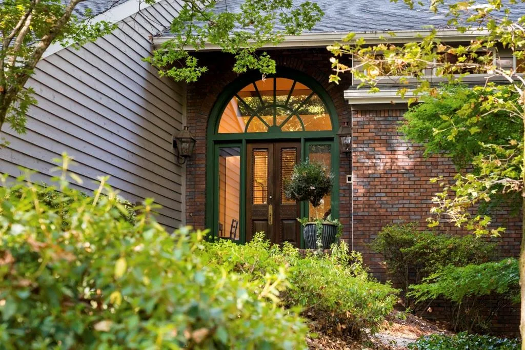50 Old Powers Place, Sandy Springs, Georgia 30327, 4 Bedrooms Bedrooms, ,3 BathroomsBathrooms,Residential,Sold,50 Old Powers Place,7182007