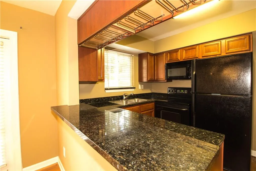 6940 Roswell Road Unit 8c, Atlanta, Georgia 30328, 2 Bedrooms Bedrooms, ,1 BathroomBathrooms,Residential,Sold,6940 Roswell Road Unit 8c,5846406