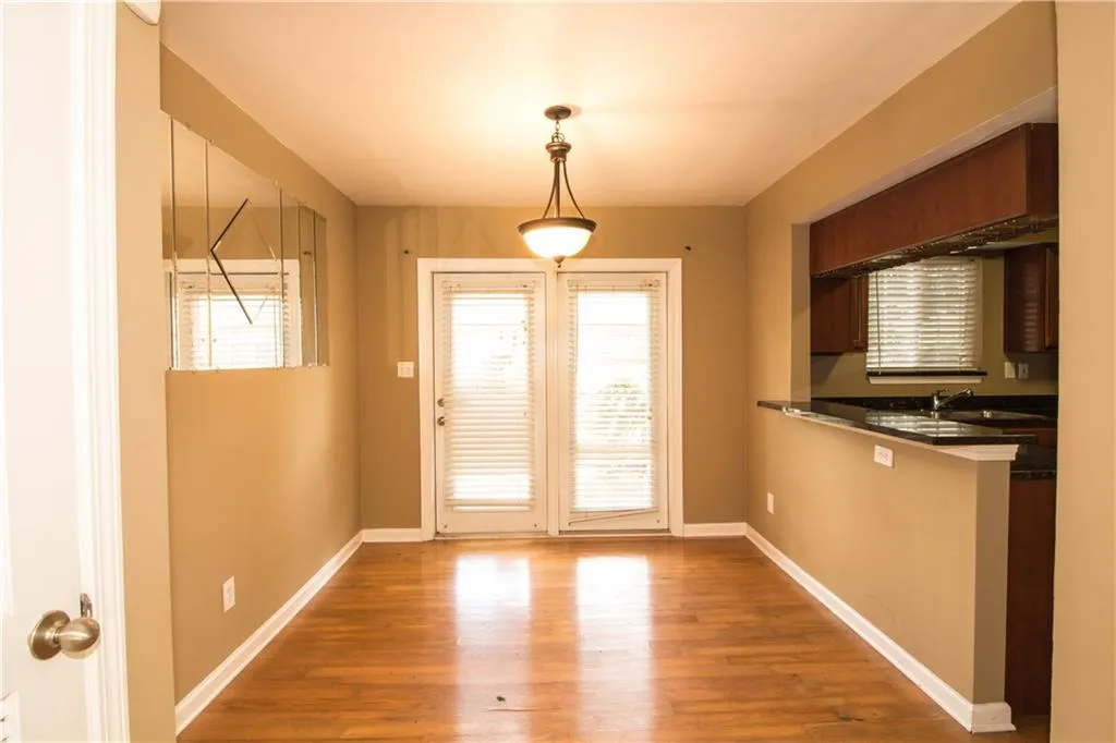6940 Roswell Road Unit 8c, Atlanta, Georgia 30328, 2 Bedrooms Bedrooms, ,1 BathroomBathrooms,Residential,Sold,6940 Roswell Road Unit 8c,5846406