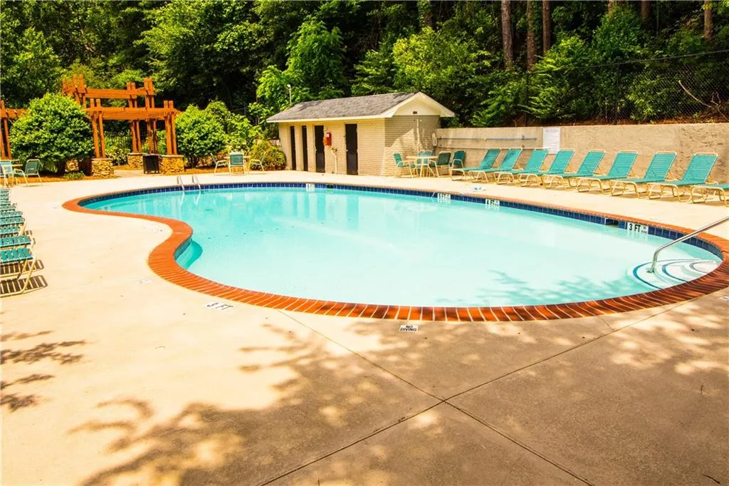 6940 Roswell Road Unit 8c, Atlanta, Georgia 30328, 2 Bedrooms Bedrooms, ,1 BathroomBathrooms,Residential,Sold,6940 Roswell Road Unit 8c,5846406