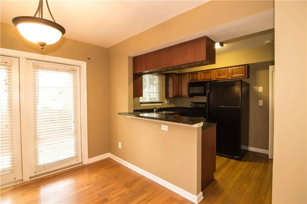 6940 Roswell Road Unit 8c, Atlanta, Georgia 30328, 2 Bedrooms Bedrooms, ,1 BathroomBathrooms,Residential,Sold,6940 Roswell Road Unit 8c,5846406