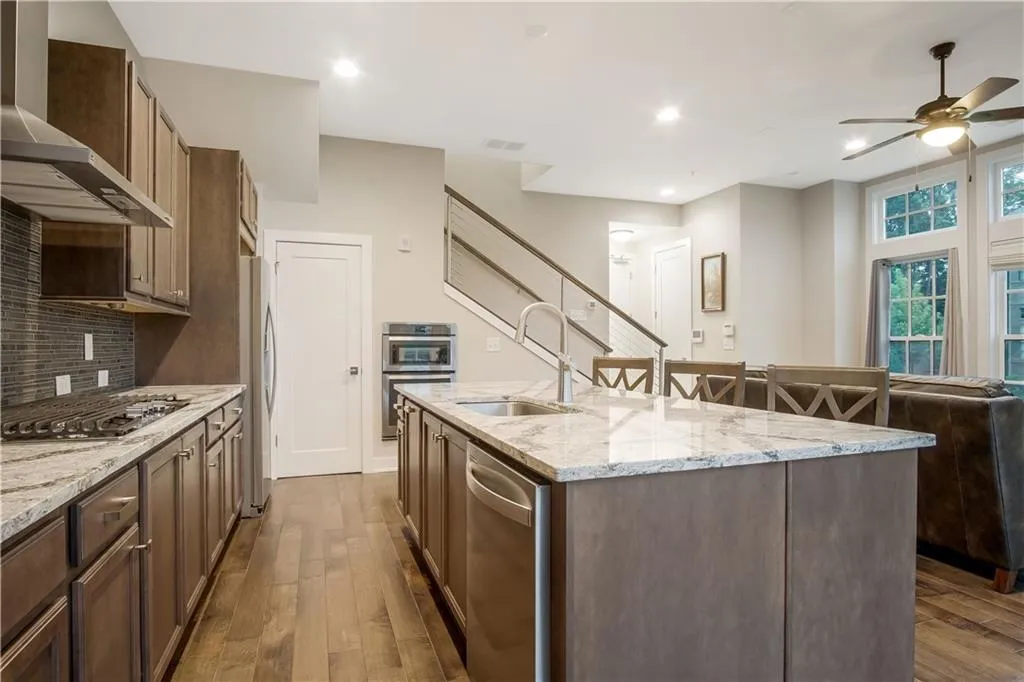 6715 Cadence Boulevard, Atlanta, Georgia 30328, 1 Bedroom Bedrooms, ,1 BathroomBathrooms,Residential,Sold,6715 Cadence Boulevard,6849327