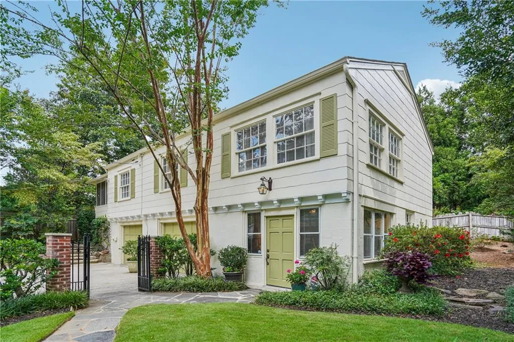 1821 N Rock Springs Road Ne, Atlanta, Georgia 30324, 5 Bedrooms Bedrooms, ,4 BathroomsBathrooms,Residential,For Sale,1821 N Rock Springs Road Ne,7644066
