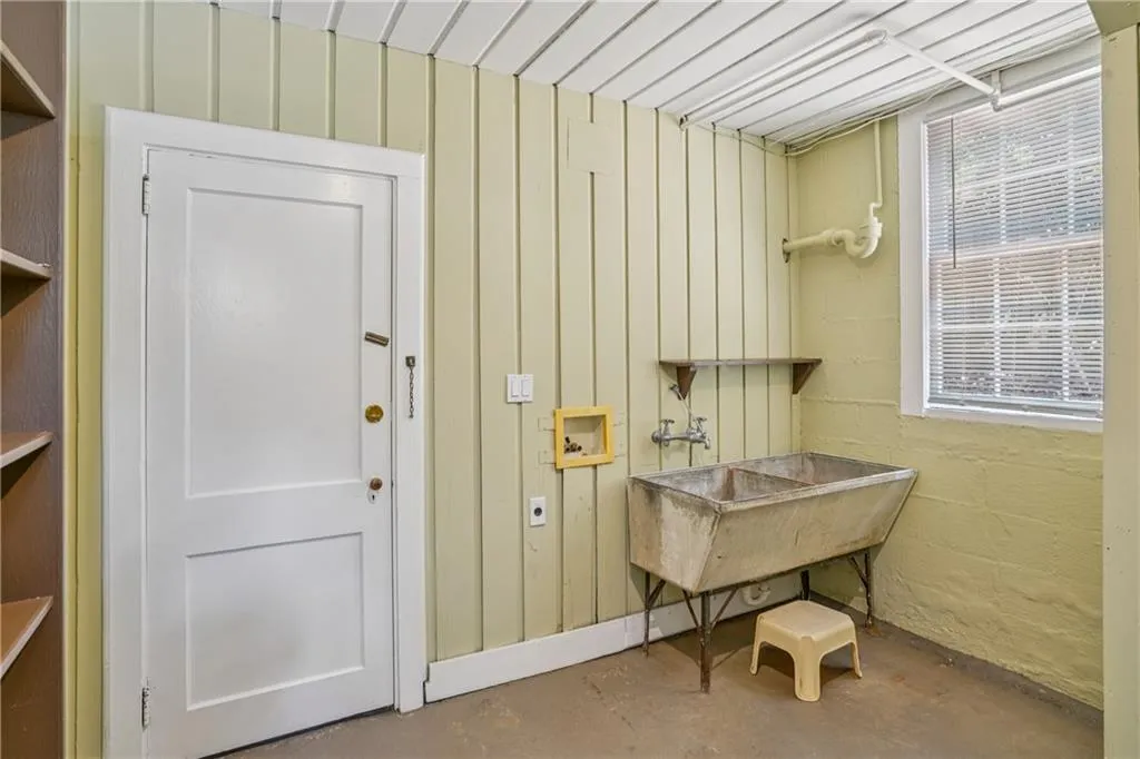 1821 N Rock Springs Road Ne, Atlanta, Georgia 30324, 5 Bedrooms Bedrooms, ,4 BathroomsBathrooms,Residential,For Sale,1821 N Rock Springs Road Ne,7644066