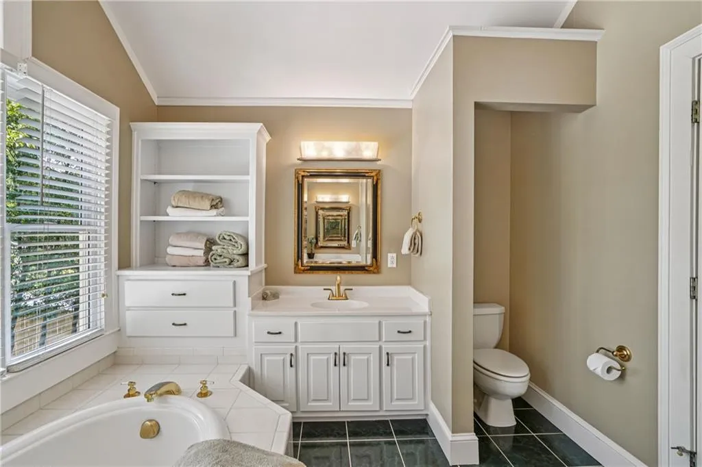 1821 N Rock Springs Road Ne, Atlanta, Georgia 30324, 5 Bedrooms Bedrooms, ,4 BathroomsBathrooms,Residential,For Sale,1821 N Rock Springs Road Ne,7644066