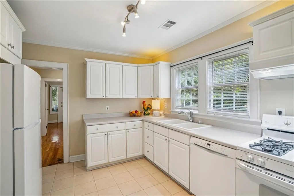 1821 N Rock Springs Road Ne, Atlanta, Georgia 30324, 5 Bedrooms Bedrooms, ,4 BathroomsBathrooms,Residential,For Sale,1821 N Rock Springs Road Ne,7644066