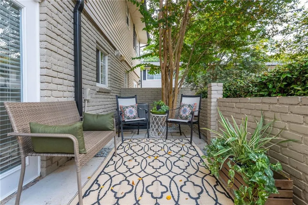 6940 Roswell Road Unit B4, Atlanta, Georgia 30328, 2 Bedrooms Bedrooms, ,1 BathroomBathrooms,Residential,For Sale,6940 Roswell Road Unit B4,7643255