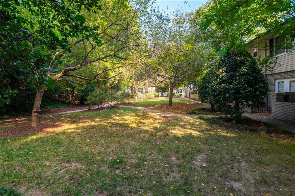6940 Roswell Road Unit B4, Atlanta, Georgia 30328, 2 Bedrooms Bedrooms, ,1 BathroomBathrooms,Residential,For Sale,6940 Roswell Road Unit B4,7643255