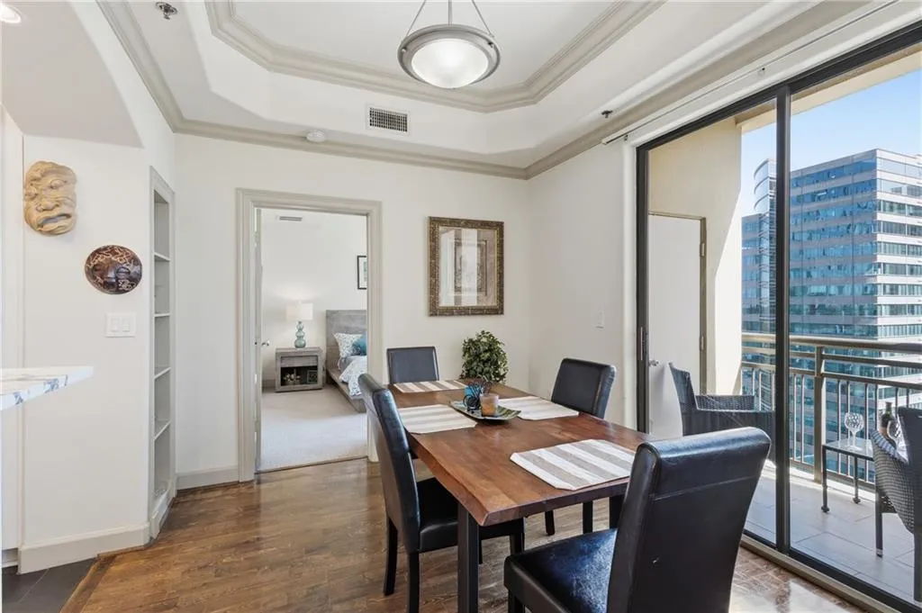 3445 Stratford Road Ne Unit 2104, Atlanta, Georgia 30326, 2 Bedrooms Bedrooms, 0 ,2 BathroomsBathrooms,Residential,For Sale,3445 Stratford Road Ne Unit 2104,7736572