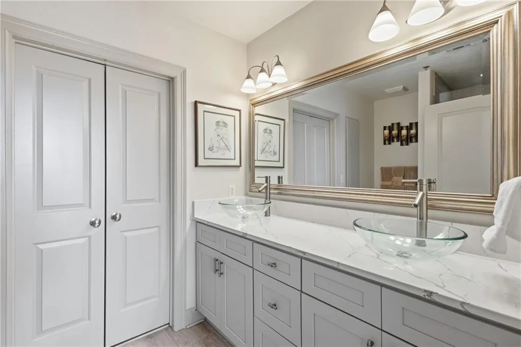 3445 Stratford Road Ne Unit 2104, Atlanta, Georgia 30326, 2 Bedrooms Bedrooms, 0 ,2 BathroomsBathrooms,Residential,For Sale,3445 Stratford Road Ne Unit 2104,7736572