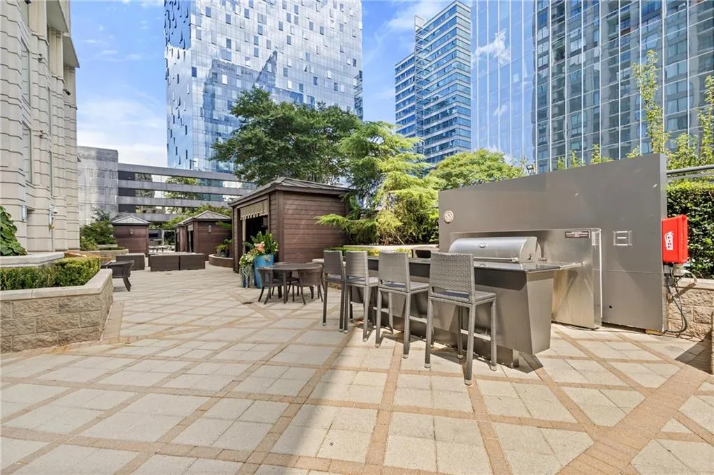 3445 Stratford Road Ne Unit 2104, Atlanta, Georgia 30326, 2 Bedrooms Bedrooms, 0 ,2 BathroomsBathrooms,Residential,For Sale,3445 Stratford Road Ne Unit 2104,7736572