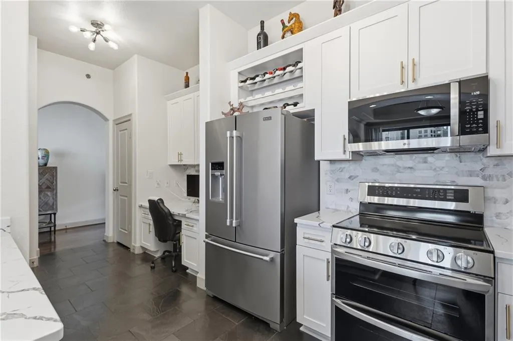 3445 Stratford Road Ne Unit 2104, Atlanta, Georgia 30326, 2 Bedrooms Bedrooms, 0 ,2 BathroomsBathrooms,Residential,Sold,3445 Stratford Road Ne Unit 2104,7736572