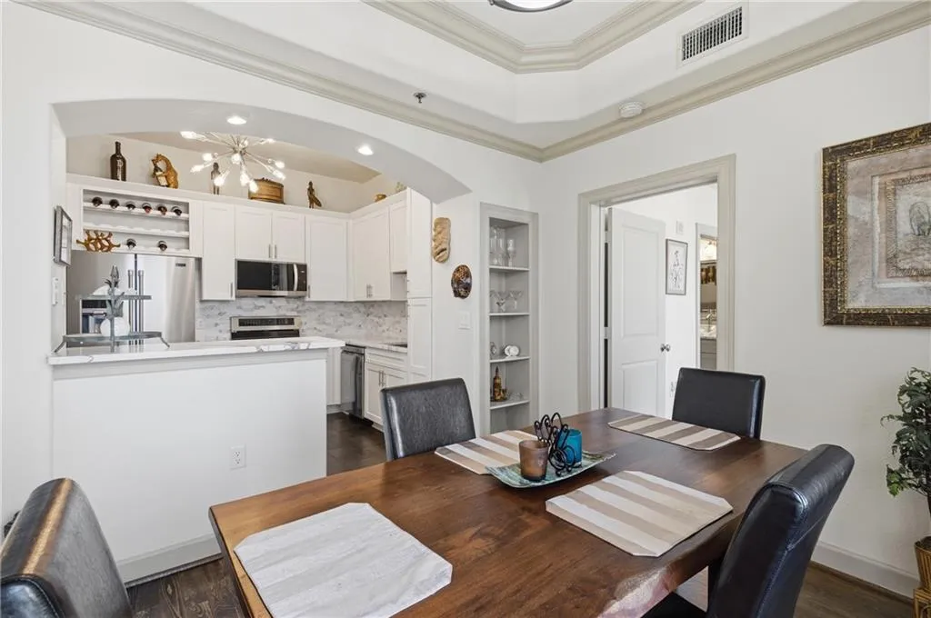 3445 Stratford Road Ne Unit 2104, Atlanta, Georgia 30326, 2 Bedrooms Bedrooms, 0 ,2 BathroomsBathrooms,Residential,For Sale,3445 Stratford Road Ne Unit 2104,7736572