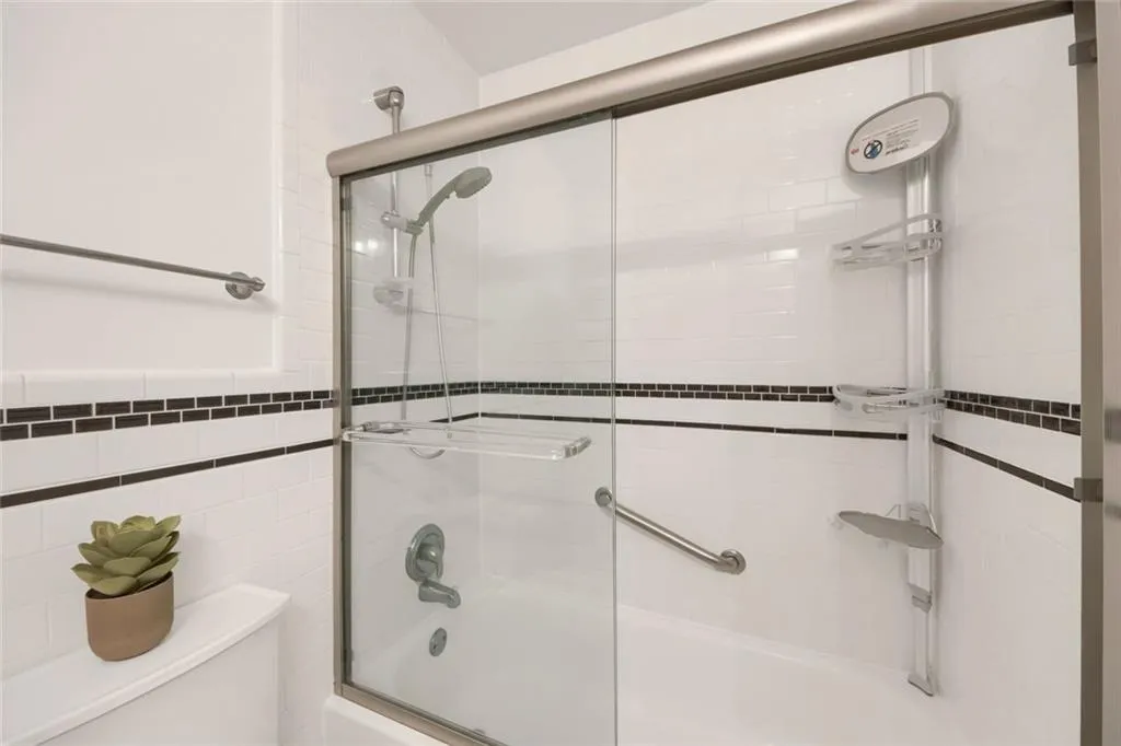 501 Barrington Hills Drive, Atlanta, Georgia 30350, 1 Bedroom Bedrooms, ,1 BathroomBathrooms,Residential,For Sale,501 Barrington Hills Drive,7655983