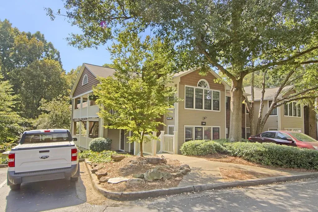 501 Barrington Hills Drive, Atlanta, Georgia 30350, 1 Bedroom Bedrooms, ,1 BathroomBathrooms,Residential,For Sale,501 Barrington Hills Drive,7655983