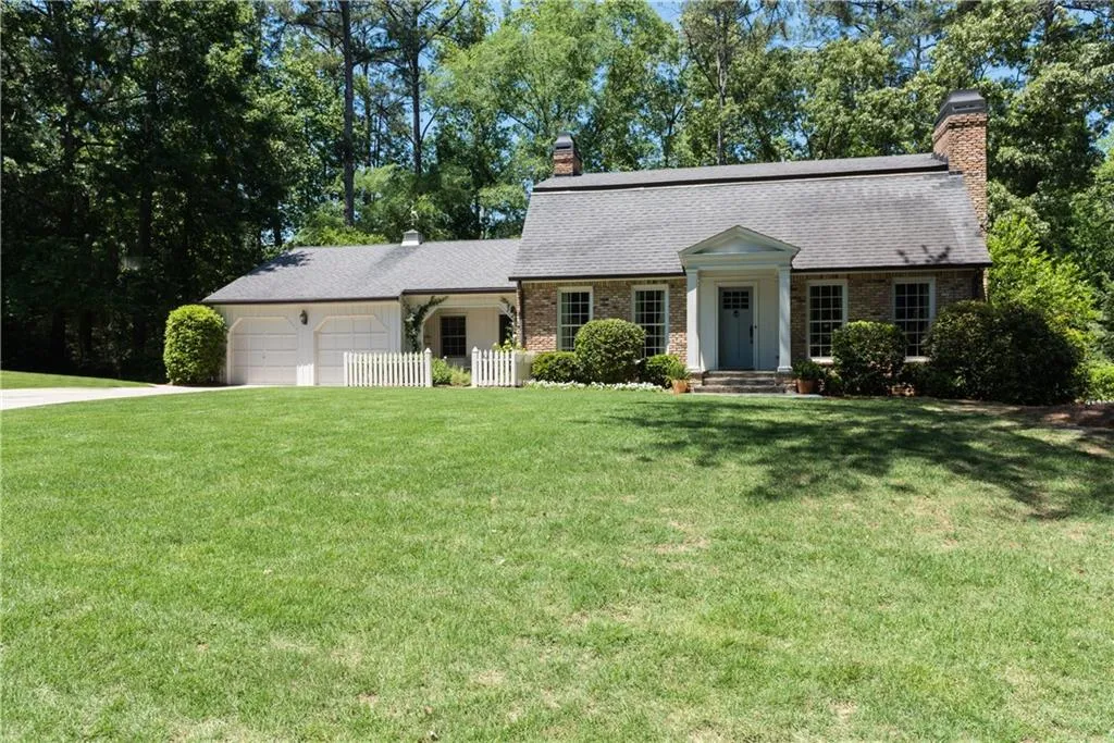 4220 Exeter Close Nw, Atlanta, Georgia 30327, 4 Bedrooms Bedrooms, ,3 BathroomsBathrooms,Residential,Sold,4220 Exeter Close Nw,5823260