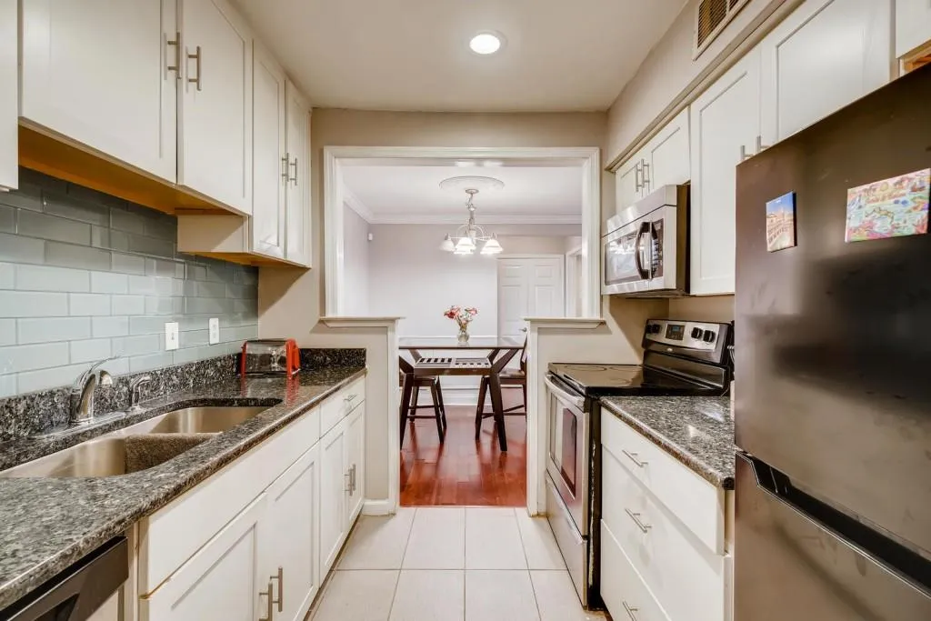 3015 Wingate Way, Sandy Springs, Georgia 30350, 2 Bedrooms Bedrooms, ,2 BathroomsBathrooms,Residential,Sold,3015 Wingate Way,6811380