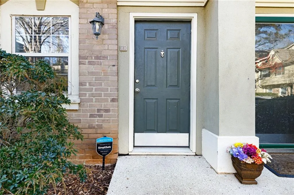 6900 Roswell Road Unit E3, Atlanta, Georgia 30328, 3 Bedrooms Bedrooms, ,2 BathroomsBathrooms,Residential,Sold,6900 Roswell Road Unit E3,6998315