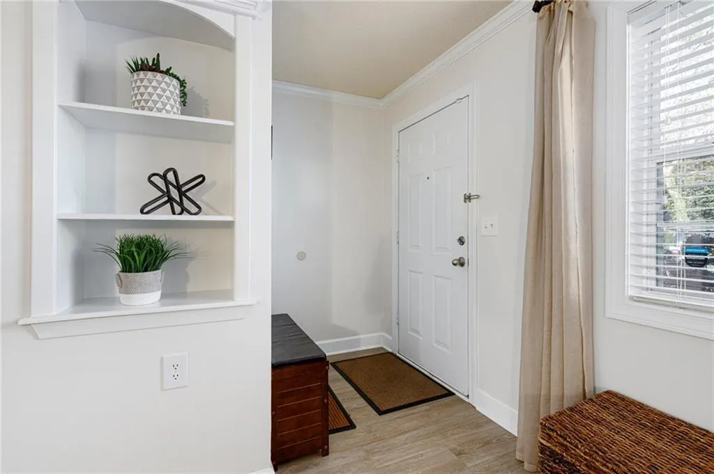 6900 Roswell Road Unit E3, Atlanta, Georgia 30328, 3 Bedrooms Bedrooms, ,2 BathroomsBathrooms,Residential,Sold,6900 Roswell Road Unit E3,6998315
