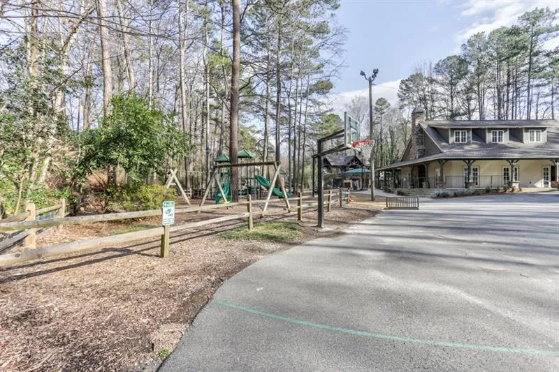 7460 Twin Branch Road, Sandy Springs, Georgia 30328, 4 Bedrooms Bedrooms, ,3 BathroomsBathrooms,Residential,Sold,7460 Twin Branch Road,5963061