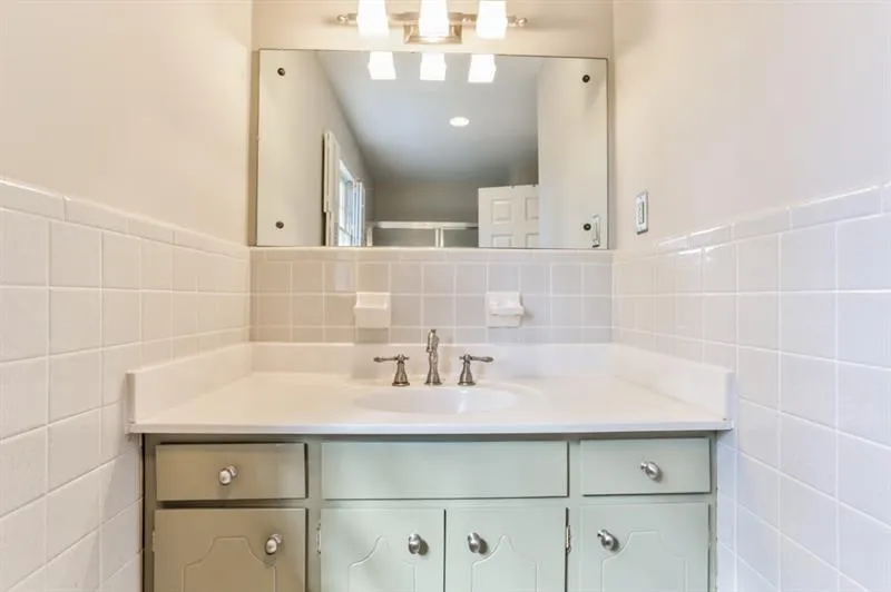 7460 Twin Branch Road, Sandy Springs, Georgia 30328, 4 Bedrooms Bedrooms, ,3 BathroomsBathrooms,Residential,Sold,7460 Twin Branch Road,5963061