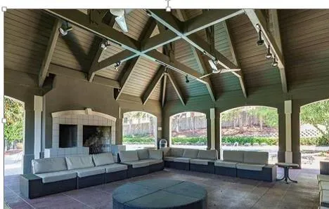 2657 Lenox Road Ne Unit J129, Atlanta, Georgia 30324, 2 Bedrooms Bedrooms, ,2 BathroomsBathrooms,Residential,Sold,2657 Lenox Road Ne Unit J129,6530871