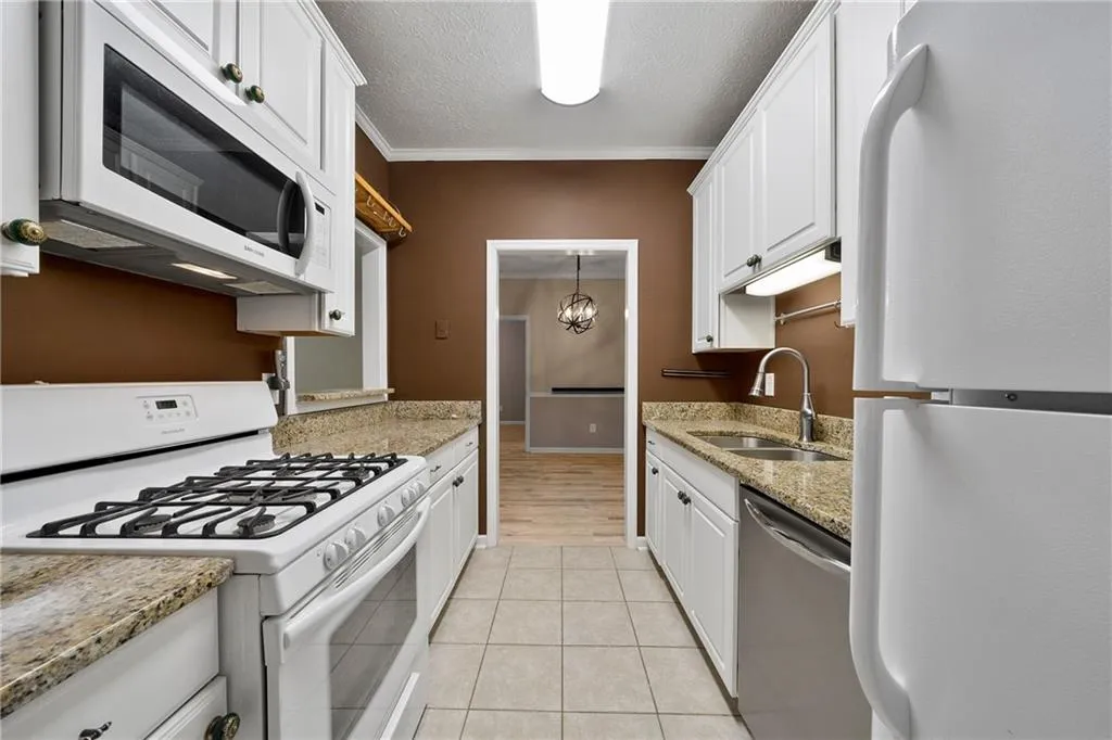 1206 Gettysburg Place, Sandy Springs, Georgia 30350, 2 Bedrooms Bedrooms, ,2 BathroomsBathrooms,Residential,Sold,1206 Gettysburg Place,6759373