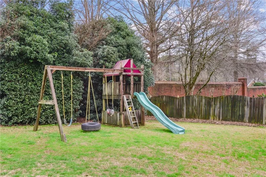 335 Nesbit Downs Court, Sandy Springs, Georgia 30350, 5 Bedrooms Bedrooms, ,5 BathroomsBathrooms,Residential,Sold,335 Nesbit Downs Court,6722668