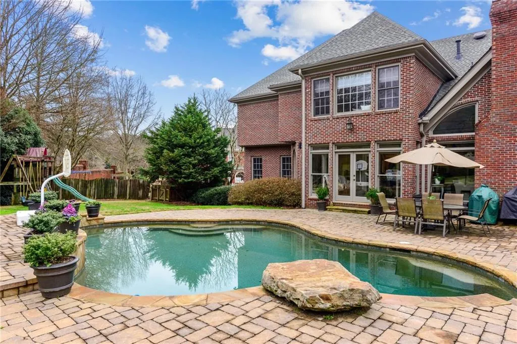 335 Nesbit Downs Court, Sandy Springs, Georgia 30350, 5 Bedrooms Bedrooms, ,5 BathroomsBathrooms,Residential,Sold,335 Nesbit Downs Court,6722668