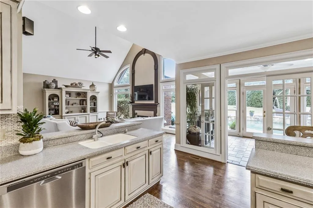 335 Nesbit Downs Court, Sandy Springs, Georgia 30350, 5 Bedrooms Bedrooms, ,5 BathroomsBathrooms,Residential,Sold,335 Nesbit Downs Court,6722668