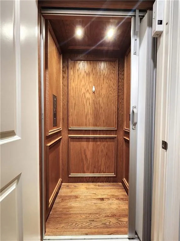 Elevator to ALL floors