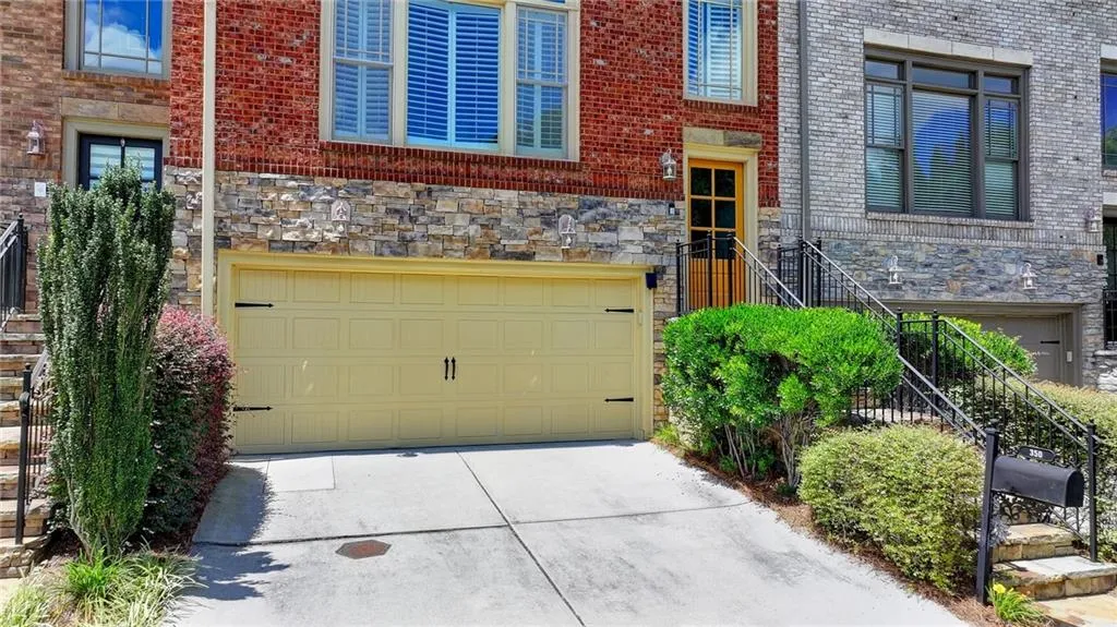 350 Mystic Ridge Lane, Atlanta, Georgia 30342, 4 Bedrooms Bedrooms, ,3 BathroomsBathrooms,Residential,For Sale,350 Mystic Ridge Lane,7624671
