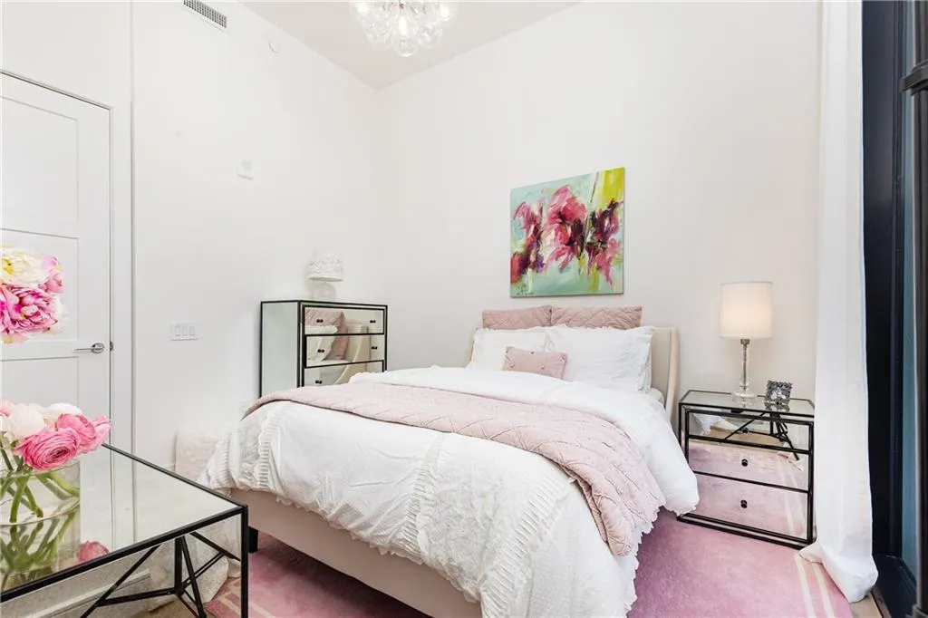 2425 Peachtree Road Ne Unit 404, Atlanta, Georgia 30305, 2 Bedrooms Bedrooms, ,3 BathroomsBathrooms,Residential,For Sale,2425 Peachtree Road Ne Unit 404,7632036