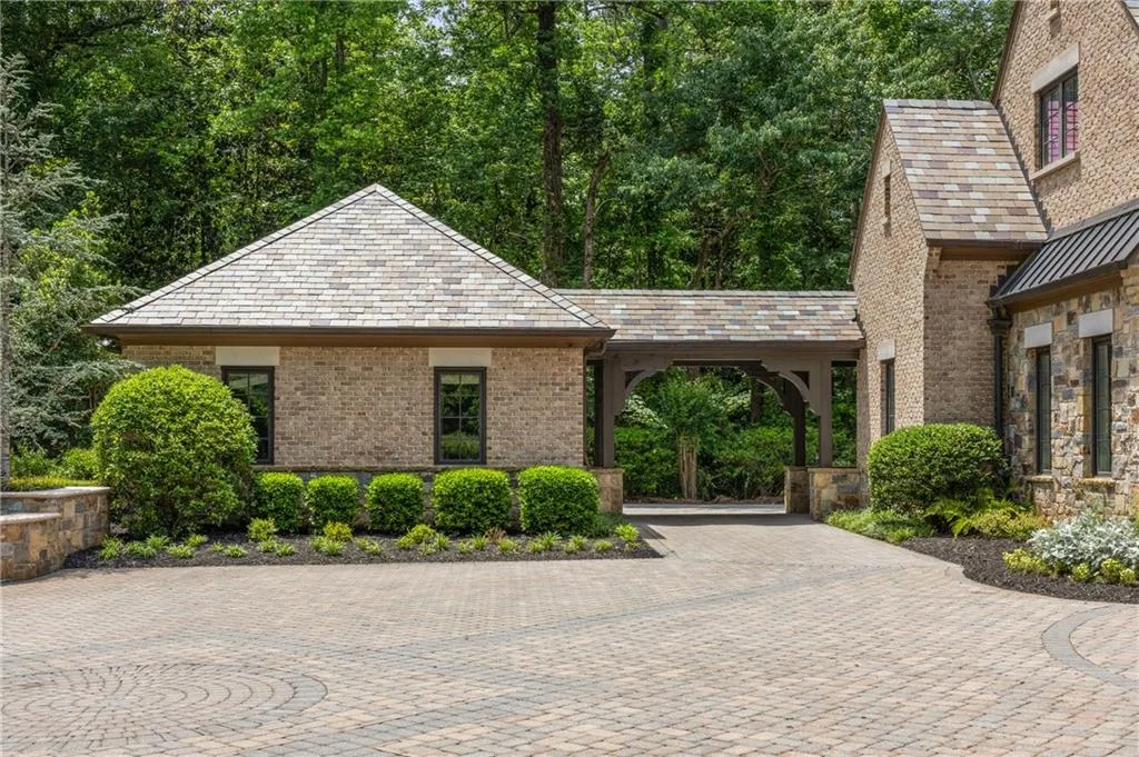 4560 Harris Trail Nw, Atlanta, Georgia 30327, 9 Bedrooms Bedrooms, ,9 BathroomsBathrooms,Residential,For Sale,4560 Harris Trail Nw,7634643