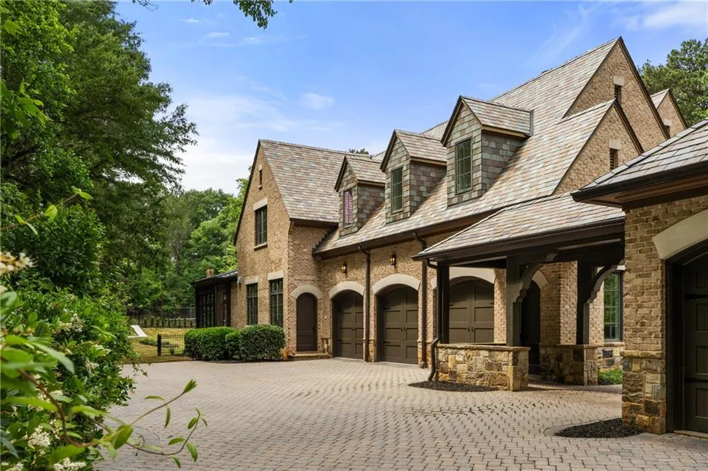 4560 Harris Trail Nw, Atlanta, Georgia 30327, 9 Bedrooms Bedrooms, ,9 BathroomsBathrooms,Residential,For Sale,4560 Harris Trail Nw,7634643