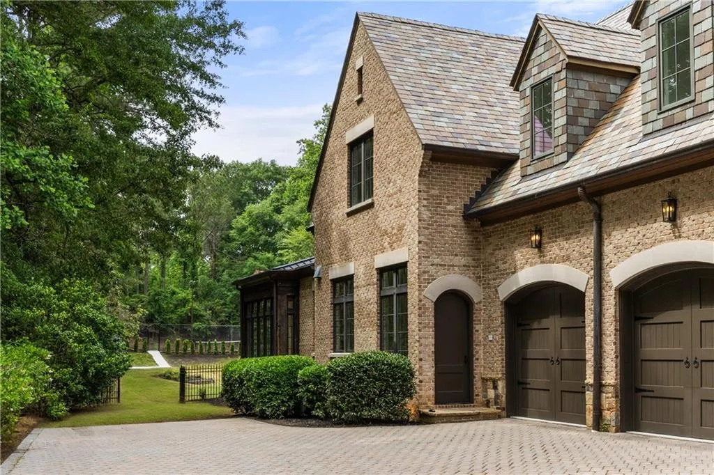 4560 Harris Trail Nw, Atlanta, Georgia 30327, 9 Bedrooms Bedrooms, ,9 BathroomsBathrooms,Residential,For Sale,4560 Harris Trail Nw,7634643
